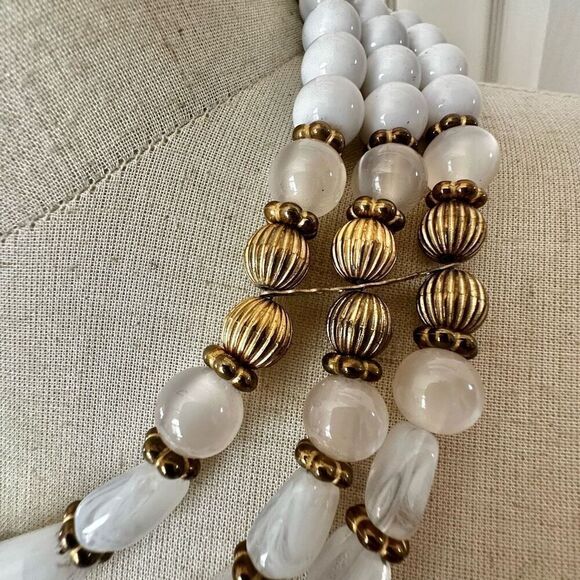 Vintage white and gold tone multi strand statement necklace - Picture 2 of 7
